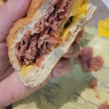 The Hat - Barely any pastrami in there..I felt like i was eating all bread - American Near Me - Pasadena, California