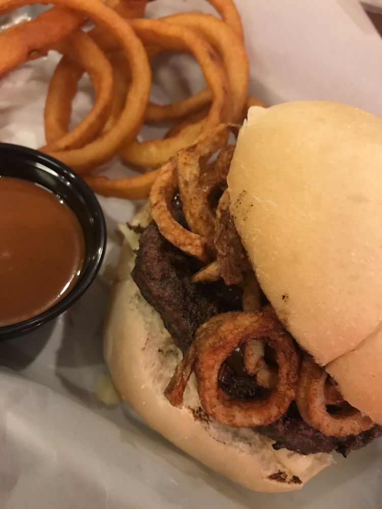 NISKERS CHARGRILL & SLAP SHOT HOCKEY BAR 181 Photos & 92 Reviews