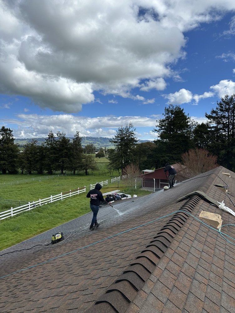 Slide of Mistah Seamless Gutters