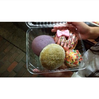 Cafe Dulce - Blueberry roti, green tea, hello kitty donut, & fruity pebbles - Coffee & Tea Near Me - Los Angeles, California Cafe Dulce - Blueberry roti, green tea, hello kitty donut, & fruity pebbles - Coffee & Tea Near Me - Los Angeles, California