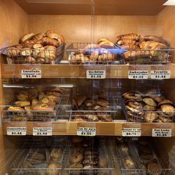 Sweet Ambateno bakery - So much bread