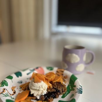 Mama Kat's - Vegan Blueberry Crumble Pie I added Vanilla Gelato & Persimmon - American Near Me - San Marcos, California Mama Kat's - Vegan Blueberry Crumble Pie I added Vanilla Gelato & Persimmon - American Near Me - San Marcos, California