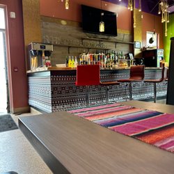 Mags 99 - Large bar area