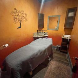Vandavis Aveda Salon & Day Spa - Massage room