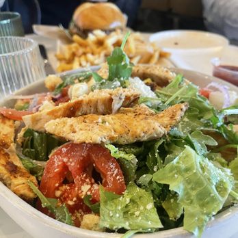 Luna - I don't know what salad this is, they delivered the wrong one - Tacos Near Me - Bakersfield, California