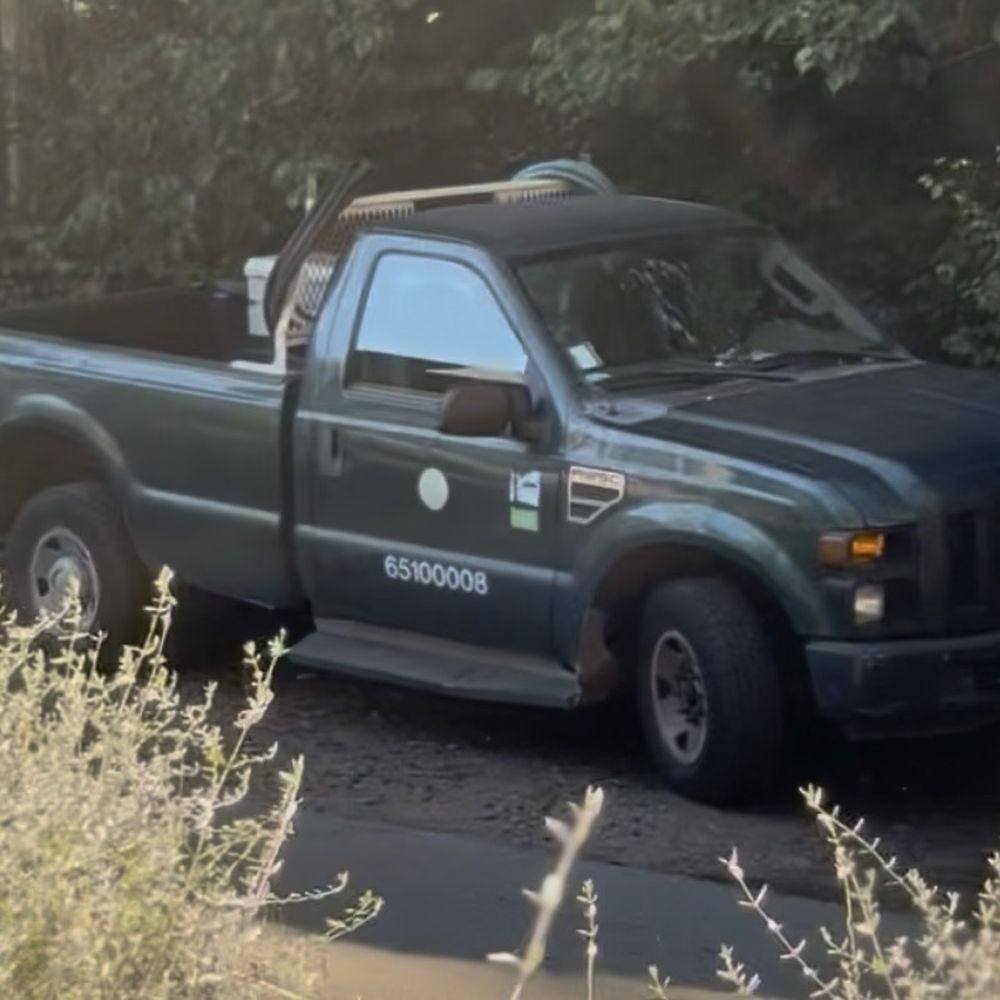Glen Canyon Park - Lawn mowers operators truck - Parks Near Me - San Francisco, California Glen Canyon Park - Lawn mowers operators truck - Parks Near Me - San Francisco, California