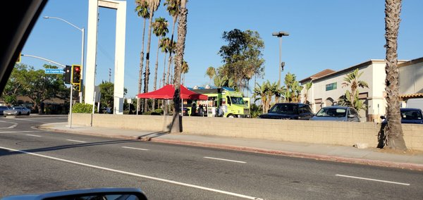 Leo's Tacos Truck by null