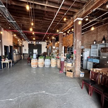 THE RED HOOK WINERY - Updated February 2026 - 323 Photos & 246 Reviews