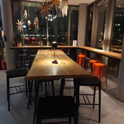 Wine & Bubbles-Weinbar