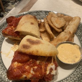 Piccolo Buco - Wine Bars Near Me - Schaumburg, Illinois