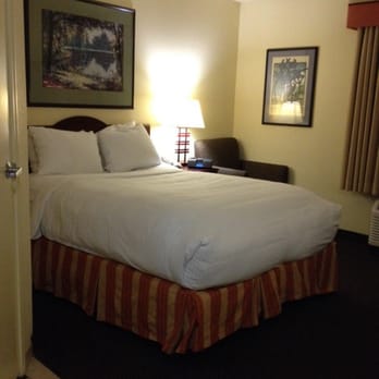 Larkspur Landing - Queen bed in studio suite - Hotels Near Me - Pleasanton, California Larkspur Landing - Queen bed in studio suite - Hotels Near Me - Pleasanton, California