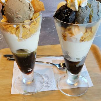 Nana's Green Tea - Hojicha parfait and black sesame parfait - Cafes Near Me - Pasadena, California