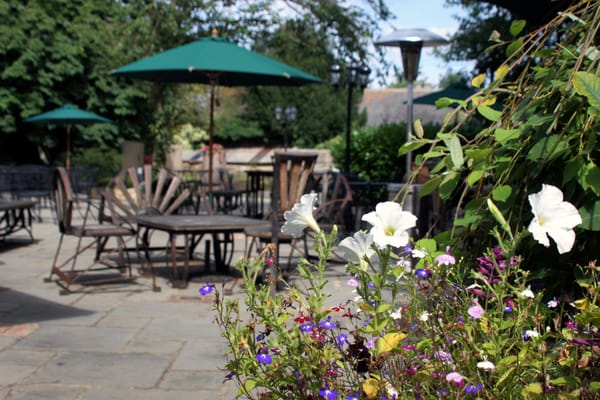 The White Hart at Fyfield by null