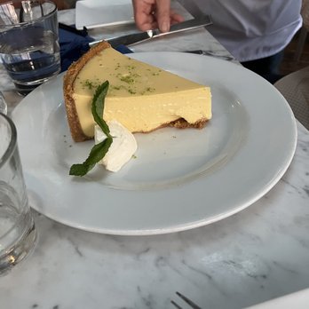 CōV Edina - Key Lime Pie - Cocktail Bars Near Me - Edina, Minnesota CōV Edina - Key Lime Pie - Cocktail Bars Near Me - Edina, Minnesota