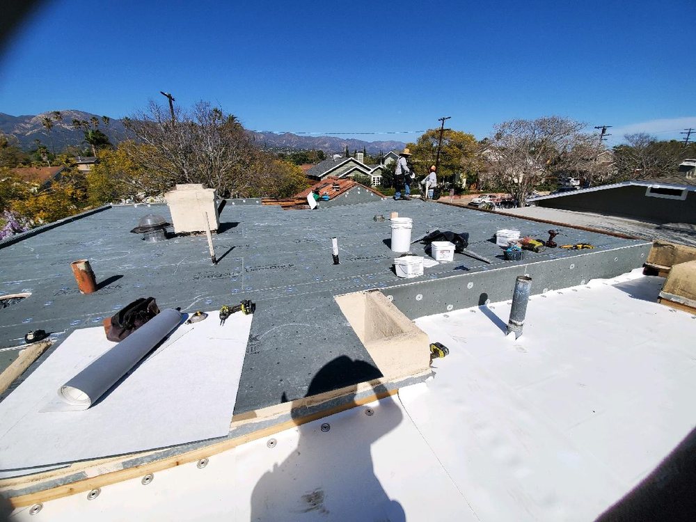 Slide of Al's Roofing & Gutters