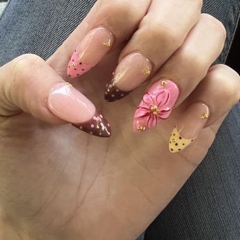 Golden Nail & Spa - Fresh set left - Nail Salons Near Me - Cape Girardeau, Missouri