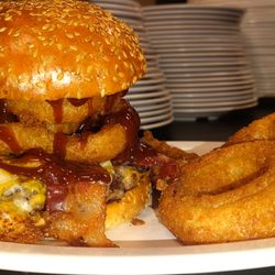BBQ Burger & onion rings