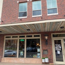 Texas Art & Pour - Local spot for Texas-sourced wine, beer, art, food and entertainment! Make new friends at Texas Art & Pour!!