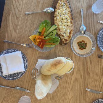 Zaytinya - HALLOUMI PIDE, HUMMUS, CRUNCHY VEGETABLES, PITA - Turkish Near Me - Palo Alto, California