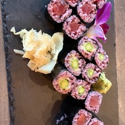 Asparagus roll and tuna rolls