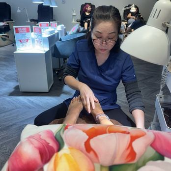 Marina Nails Spa - Jenny doing a gel pedi - Nail Salons Near Me - Venice, California Marina Nails Spa - Jenny doing a gel pedi - Nail Salons Near Me - Venice, California