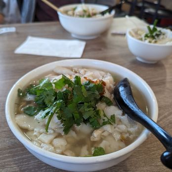 Mien Nghia Noodle Express - Chicken and fish filet noodle soup (medium thick egg noodles) - HIGHLY recommend! - Chinese Near Me - Rosemead, California