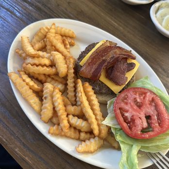 Watkins Grill - Cheeseburger with bacon - Breakfast & Brunch Near Me - Raleigh, North Carolina