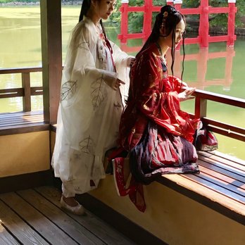 Brooklyn Botanic Garden - Models In Traditional Attire - Botanical Gardens Near Me - Brooklyn, New York