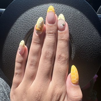 Simply Natural Nails - bee nail set, hard gel - Waxing Near Me - Chandler, Arizona Simply Natural Nails - bee nail set, hard gel - Waxing Near Me - Chandler, Arizona
