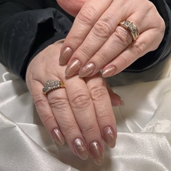 MKJ Nails - Champagne shimmer nails with an elegant, timeless luxury finish. - Waxing Near Me - Hilliard, Ohio