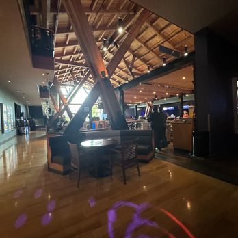 Big Al's - Interior - Sports Bars Near Me - Beaverton, Oregon