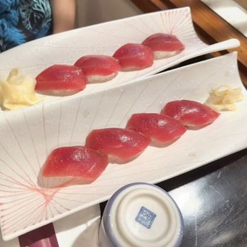 Yoshitsune Restaurant - 8 piece Maguro nigiri - Japanese Near Me - Honolulu, Hawaii