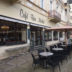 Café Bar Modrá Cukrárna - Vchod se zahradkou