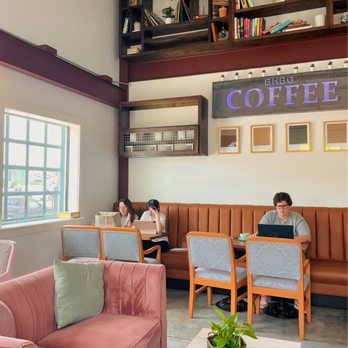 BHBG Coffee - two people sitting in a coffee shop - Bakeries Near Me - Houston, Texas BHBG Coffee - two people sitting in a coffee shop - Bakeries Near Me - Houston, Texas