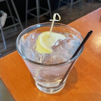 Best Pizza & Brew Vista - Gin & Soda cocktail - Pizza Near Me - Vista, California Best Pizza & Brew Vista - Gin & Soda cocktail - Pizza Near Me - Vista, California