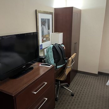 Hampton Inn Manhattan Grand Central - Room - Hotels Near Me - New York, New York