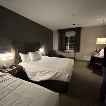 Great Wolf Lodge - Two Queen Bedroom with Sofa pull out bed couch - Water Parks Near Me - Gurnee, Illinois Great Wolf Lodge - Two Queen Bedroom with Sofa pull out bed couch - Water Parks Near Me - Gurnee, Illinois
