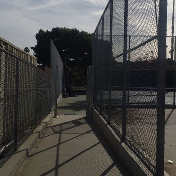 McKinley School - Walkway to enter the tennis/pickleball courts - Elementary Schools Near Me - Pasadena, California