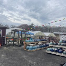Crowder Farms - Great assortment of beautiful pots!