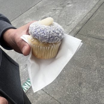Mia Bella Cupcakes - Blueberry coconut subtle flavors yet quality. - Cupcakes Near Me - Arcata, California Mia Bella Cupcakes - Blueberry coconut subtle flavors yet quality. - Cupcakes Near Me - Arcata, California