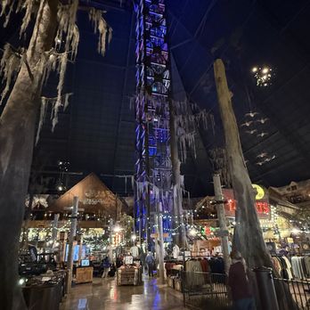 Bass Pro Shop - Viewing tower - Guns & Ammo Near Me - Memphis, Tennessee