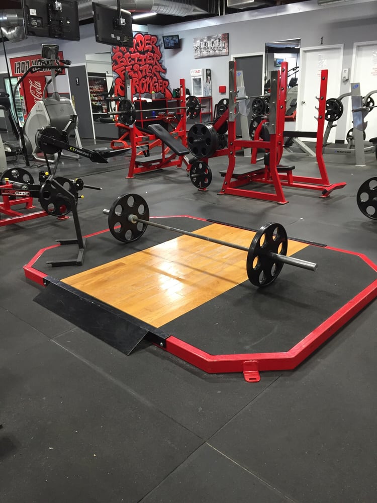 IRON WORKS FITNESS & TANNING Updated August 2024 1602 N Van Buren