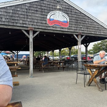 Captain Scott's Lobster Dock - Seafood Near Me - New London, Connecticut