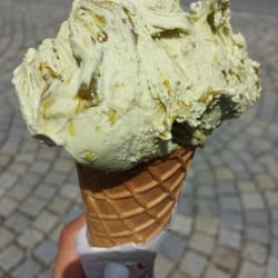 Eiscafe Paradiso - Pistazie. This is just 1 scoop! Yummmm!!!