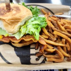 CC's Smokehouse - Bacon Cheeseburger