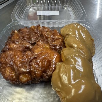 California Donuts - Apple fritter & Mapple bar - Bakeries Near Me - Los Angeles, California California Donuts - Apple fritter & Mapple bar - Bakeries Near Me - Los Angeles, California