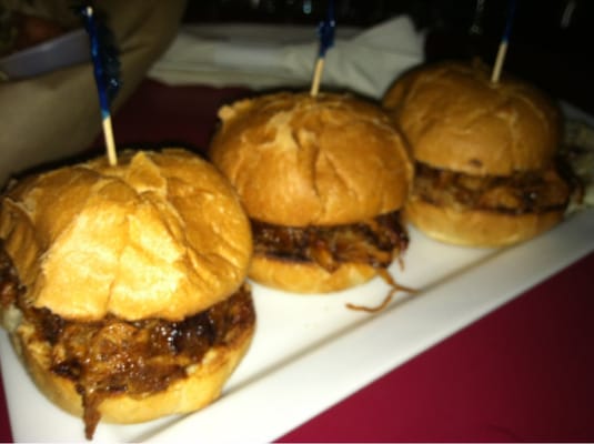 Suki's Bar & Grill by null