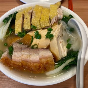 New Great Wall BBQ - Flat noodles with princess chicken, soya chicken and roast pork belly - Barbeque Near Me - Chicago, Illinois
