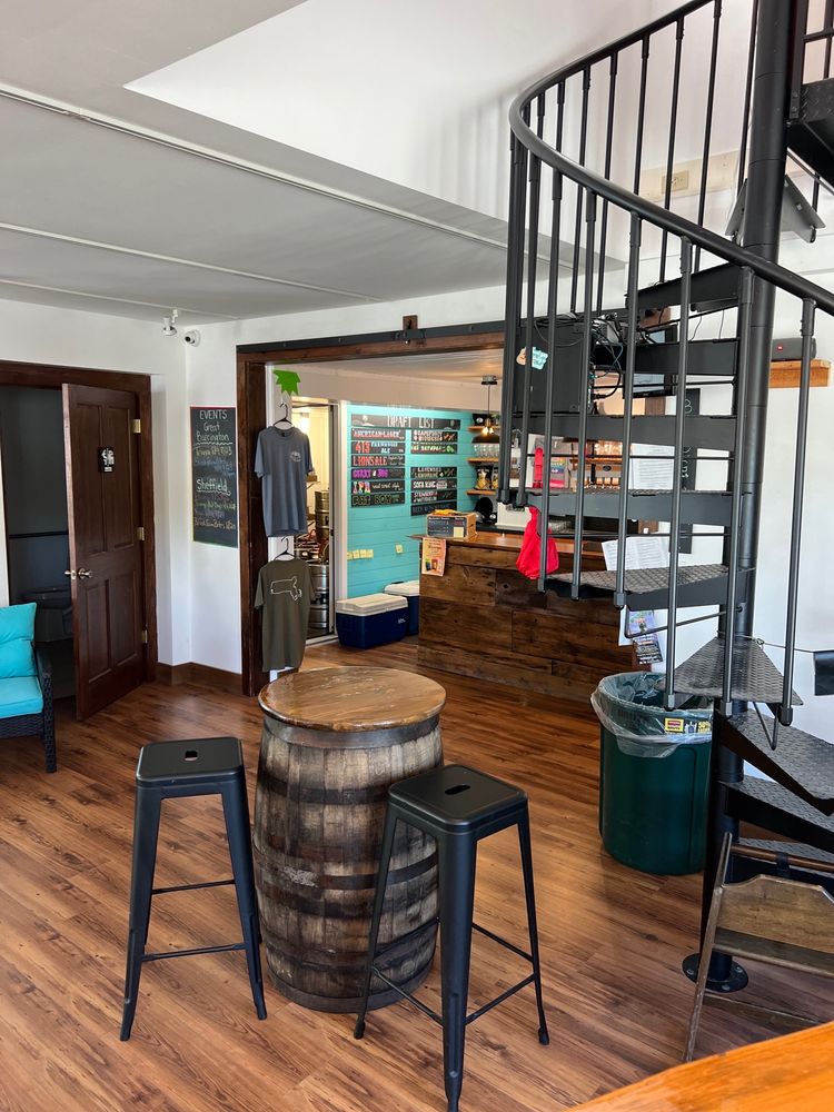 BIG ELM TAPROOM Updated October 2024 389 Stockbridge Rd, Great