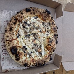 Dockside Social - Chicken Pollo pizza